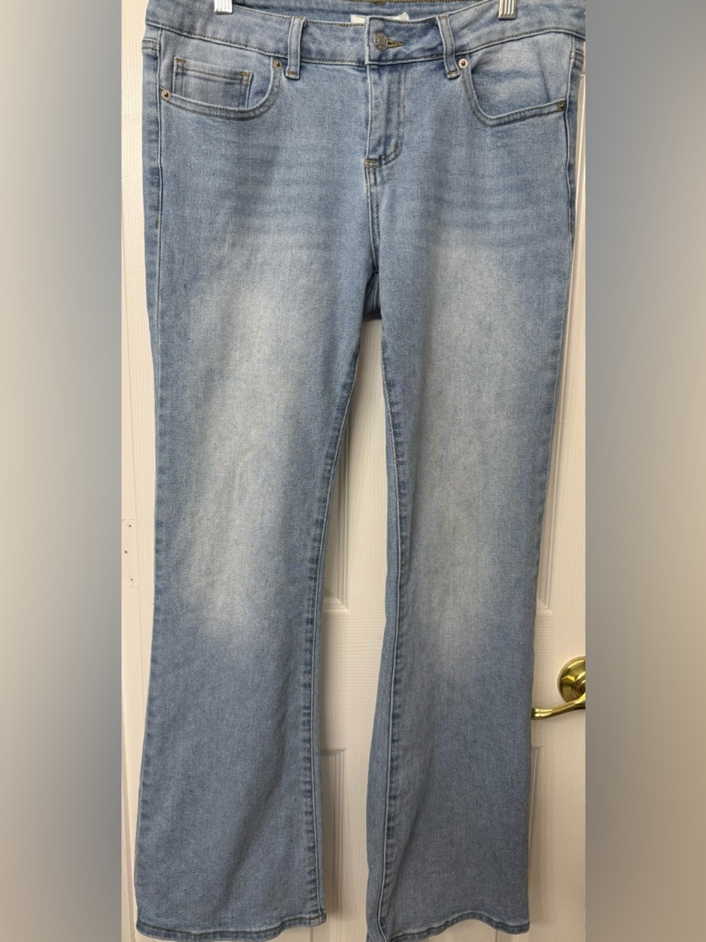 Women's Song Bootcut Jeans - Classic Light Wash size 13/31.